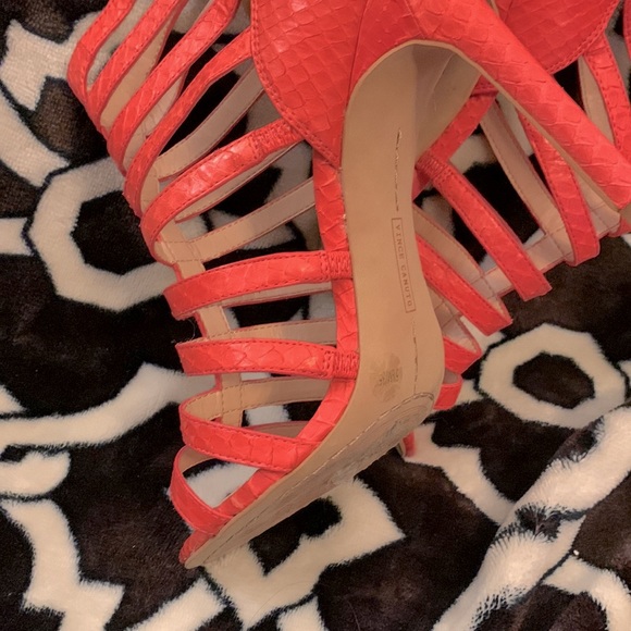 ▫️VINCE CAMUTO▫️caged heels - Picture 9 of 11